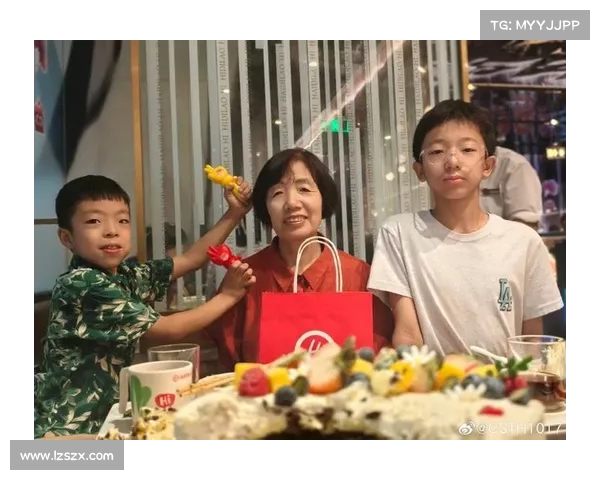 阿不都生日庆生照曝光:奶油涂脸笑容灿烂,今晚力争带新疆迎来首胜 阿不都生日庆生照曝光:奶油涂脸笑容灿烂,今晚力争带新疆迎来首胜